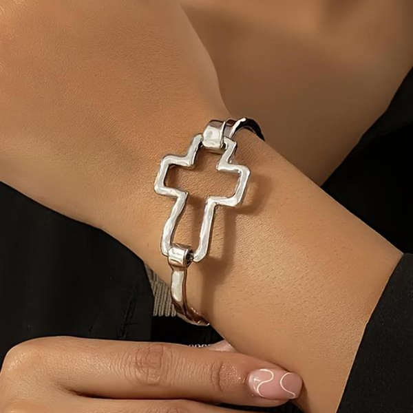 Dainty Cross Buckle Bracelet